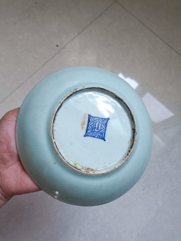 古玩陶瓷清中期豆青釉盤拍賣,當前價格300元