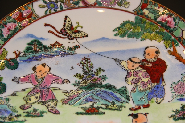 古玩陶瓷創匯?廣彩嬰戲紋大盤拍賣,當前價格299元