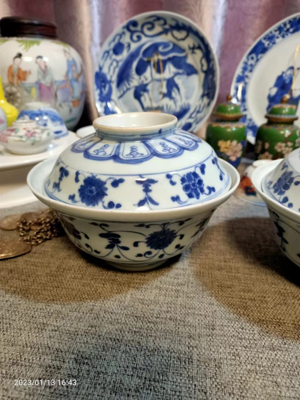 古玩陶瓷乾隆花卉紋青花蓋碗拍賣,當(dāng)前價(jià)格18888元