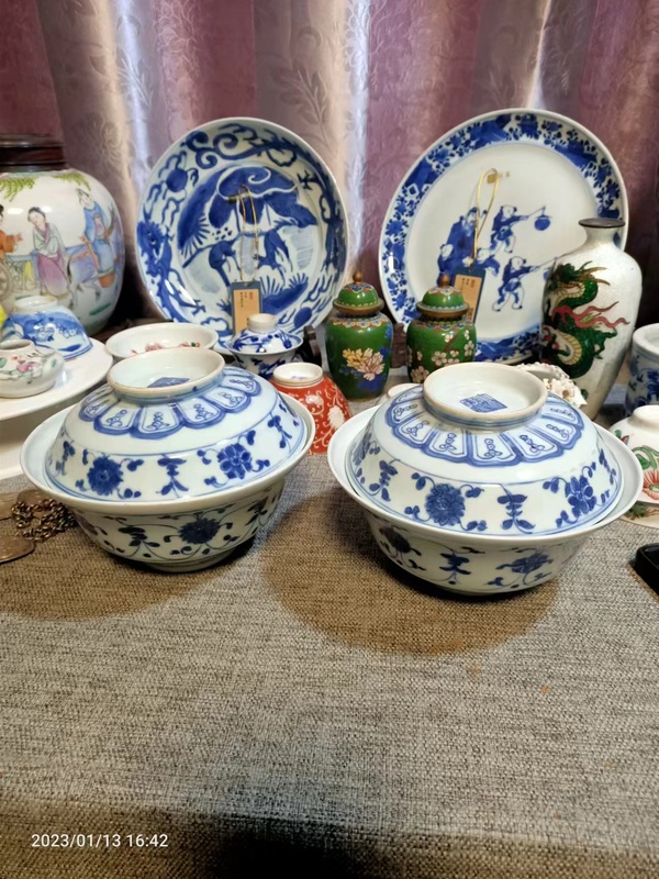 古玩陶瓷乾隆花卉紋青花蓋碗拍賣,當(dāng)前價(jià)格18888元