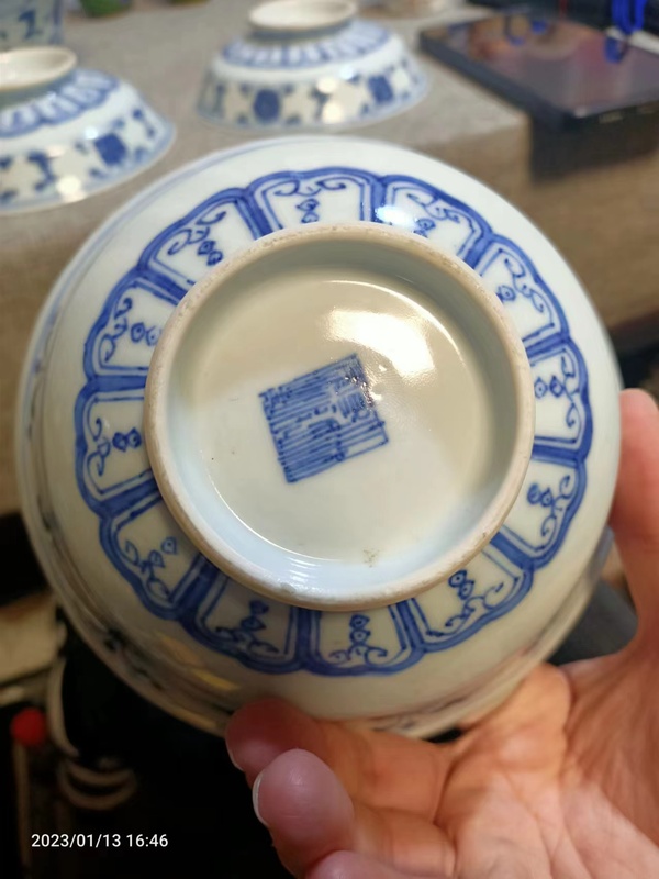 古玩陶瓷乾隆花卉紋青花蓋碗拍賣,當(dāng)前價(jià)格18888元