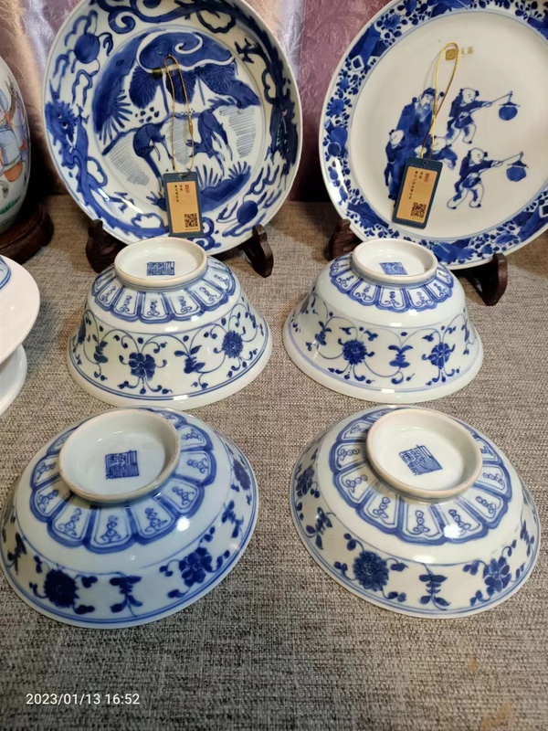 古玩陶瓷乾隆花卉紋青花蓋碗拍賣,當(dāng)前價(jià)格18888元