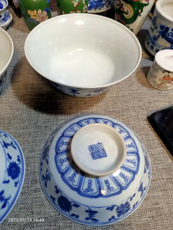 古玩陶瓷乾隆花卉紋青花蓋碗拍賣(mài)，當(dāng)前價(jià)格23888元