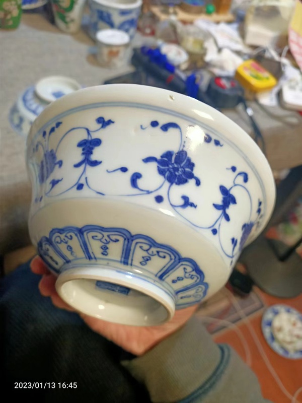 古玩陶瓷乾隆花卉紋青花蓋碗拍賣,當(dāng)前價(jià)格18888元