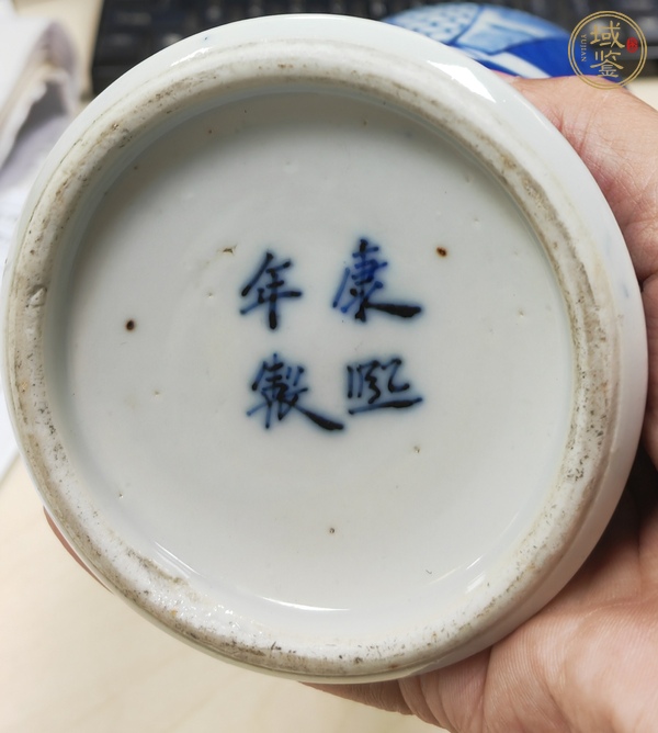 古玩陶瓷青花留白博古紋瓶真品鑒賞圖