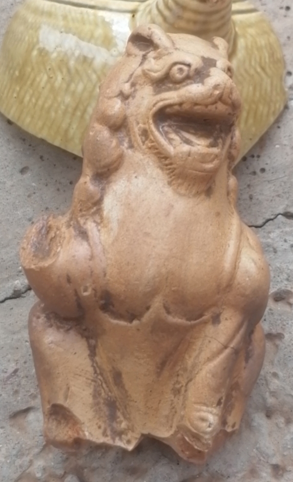 古玩轉(zhuǎn)賣唐宋陶制坐獅拍賣，當(dāng)前價(jià)格0元