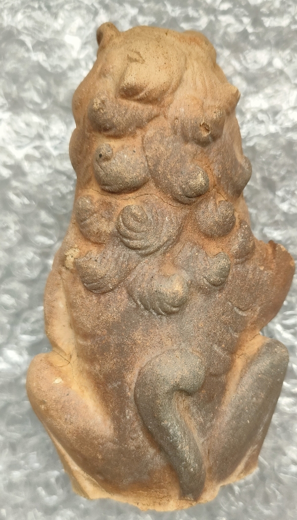 古玩陶瓷唐宋陶制坐獅拍賣(mài)，當(dāng)前價(jià)格500元