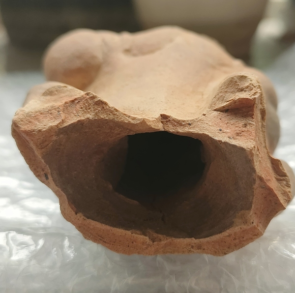 古玩陶瓷唐宋陶制坐獅拍賣(mài)，當(dāng)前價(jià)格500元