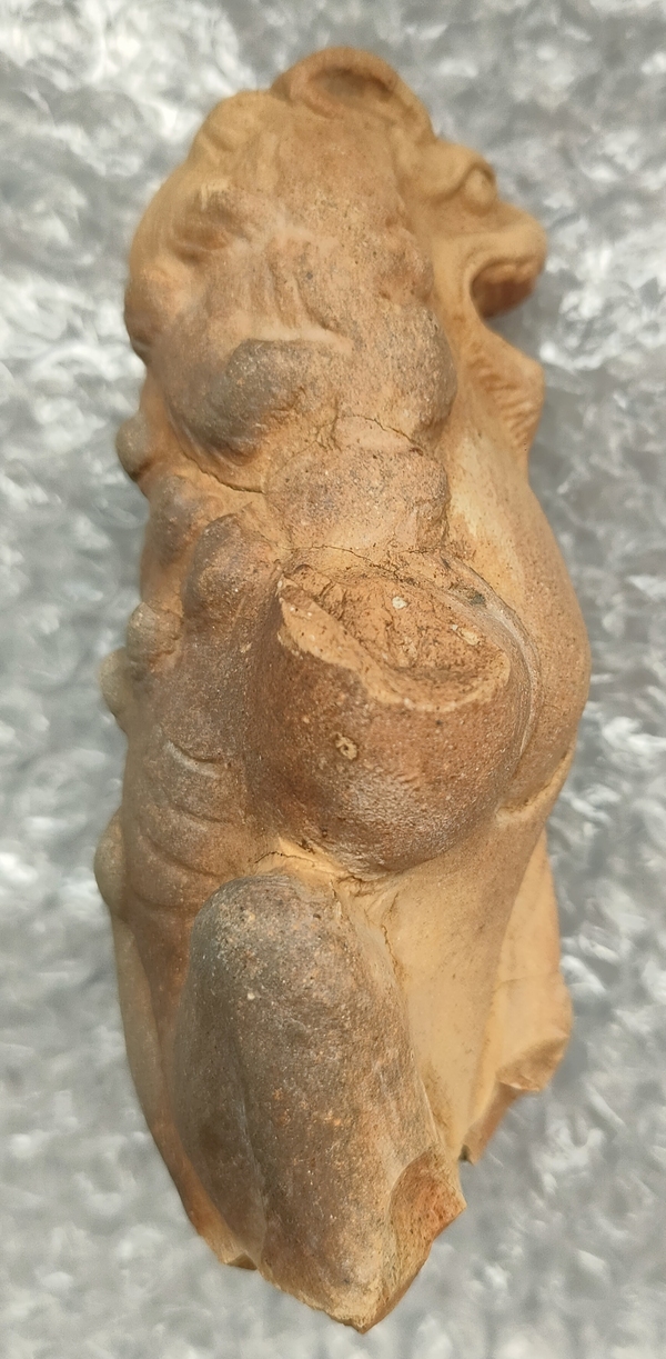 古玩陶瓷唐宋陶制坐獅拍賣(mài)，當(dāng)前價(jià)格500元