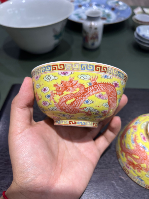 古玩陶瓷民國時期粉彩黃底龍紋碗一對拍賣，當前價格6888元