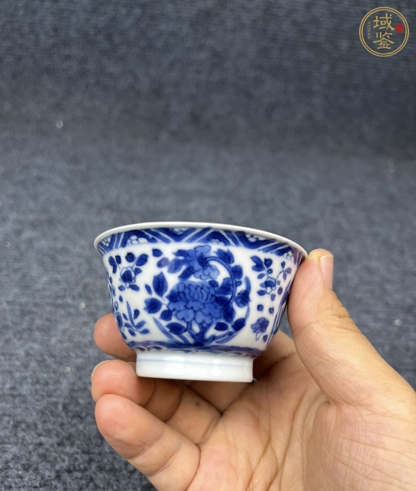 古玩陶瓷青花花卉紋杯真品鑒賞圖