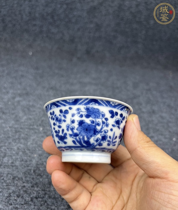 古玩陶瓷青花花卉紋杯真品鑒賞圖