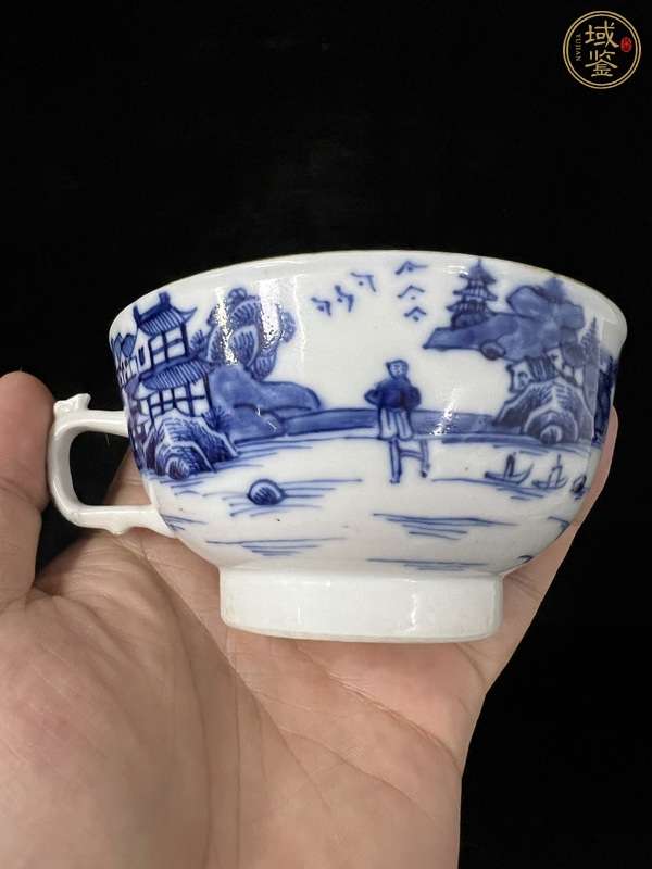 古玩陶瓷青花山水樓閣紋把杯真品鑒賞圖