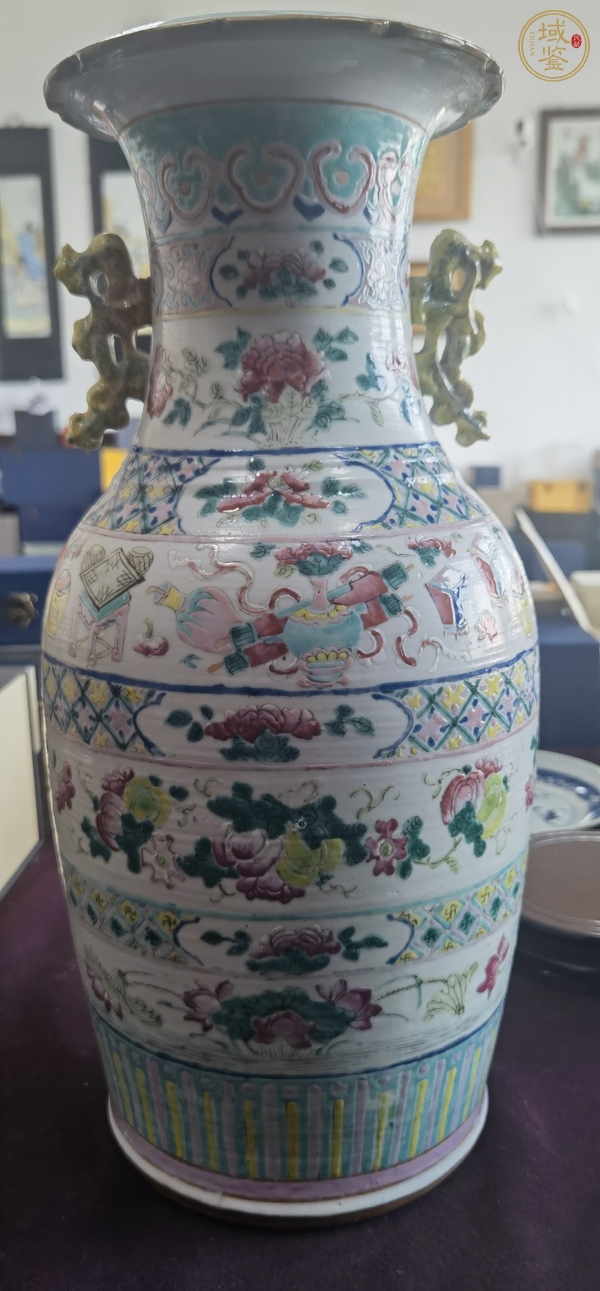 古玩陶瓷粉彩博古花鳥雙耳瓶真品鑒賞圖