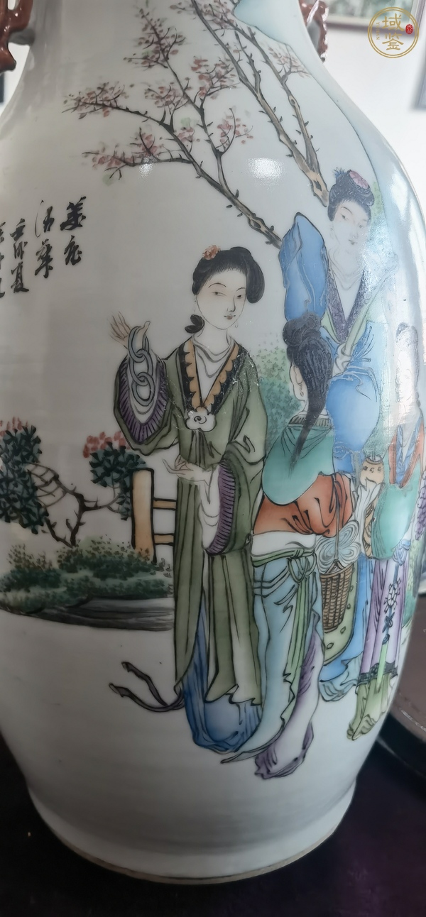 古玩陶瓷粉彩人物詩文雙耳瓶真品鑒賞圖