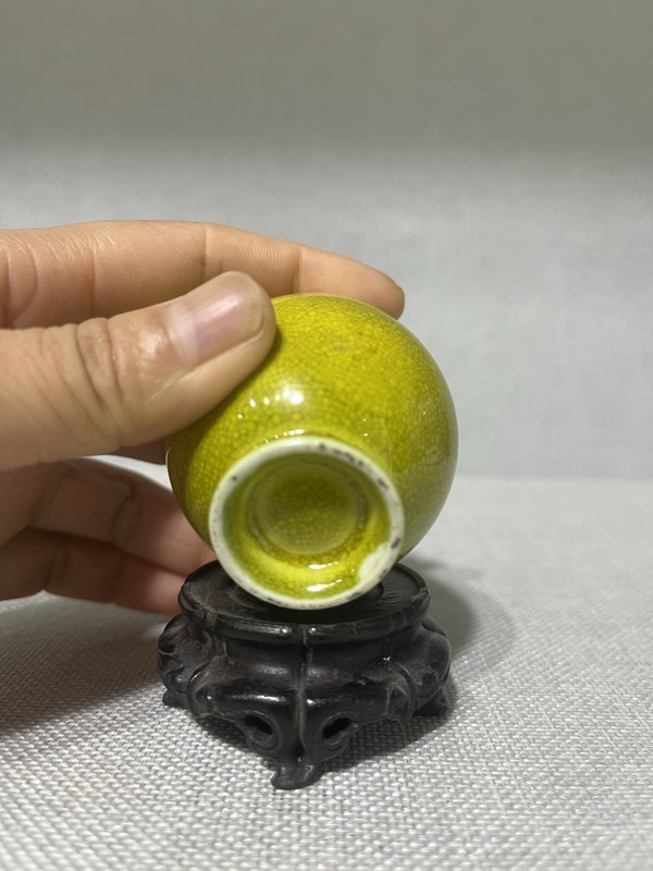 古玩陶瓷黃釉瓶拍賣,當前價格2800元