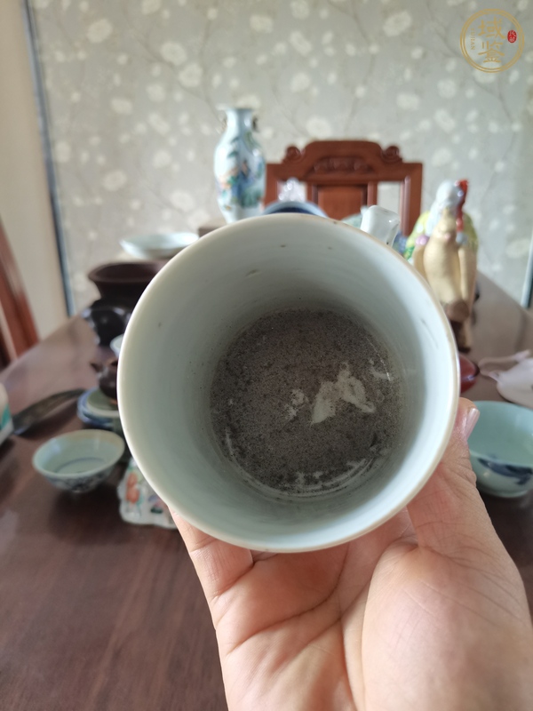 古玩陶瓷粉彩人物把杯真品鑒賞圖