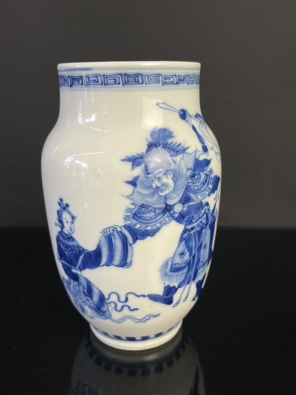 古玩轉(zhuǎn)賣(mài)康熙年制款鐘馗嫁妹青花罐拍賣(mài)，當(dāng)前價(jià)格3600元