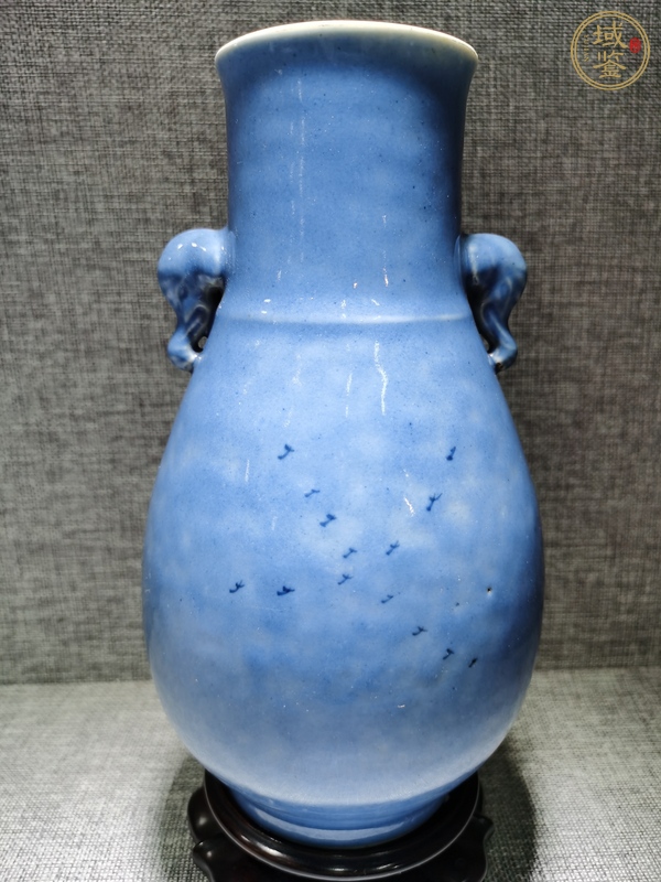 古玩陶瓷藍(lán)上藍(lán)青花山水象耳尊真品鑒賞圖