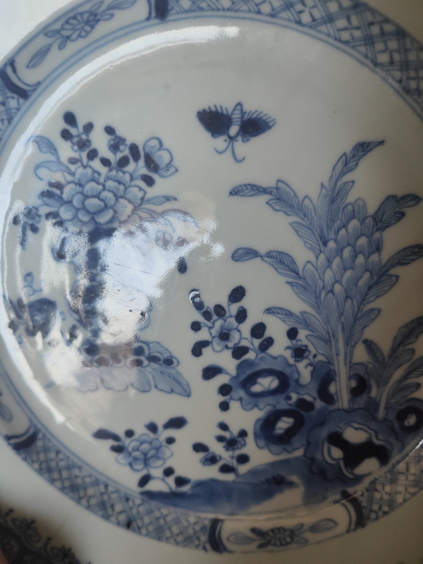 古玩陶瓷花蝶紋青花盤拍賣,當前價格1000元