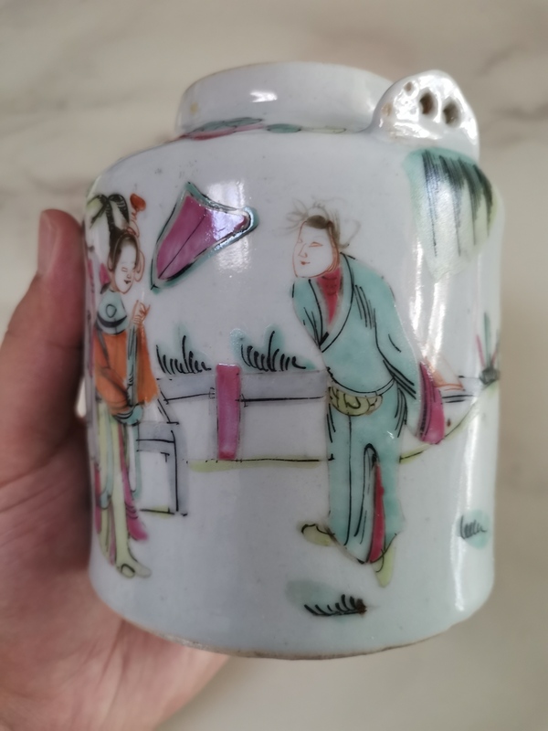 古玩陶瓷粉彩人物故事紋茶壺拍賣,當前價格1800元