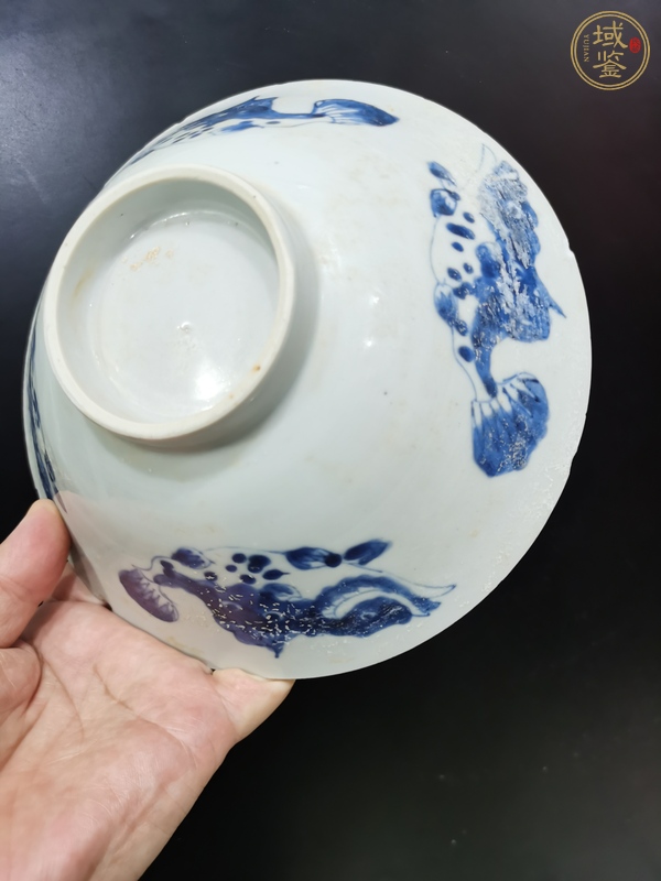 古玩陶瓷清雍正青花游魚紋斗笠碗真品鑒賞圖