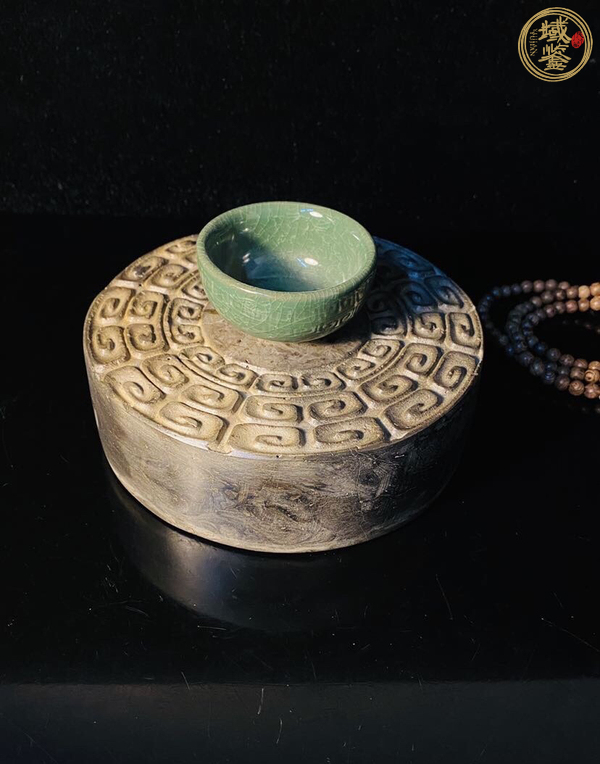 古玩陶瓷漢磚改刻卷云紋壺承 真品鑒賞圖