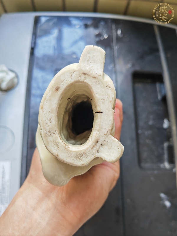 古玩陶瓷德化窯白釉塑像真品鑒賞圖