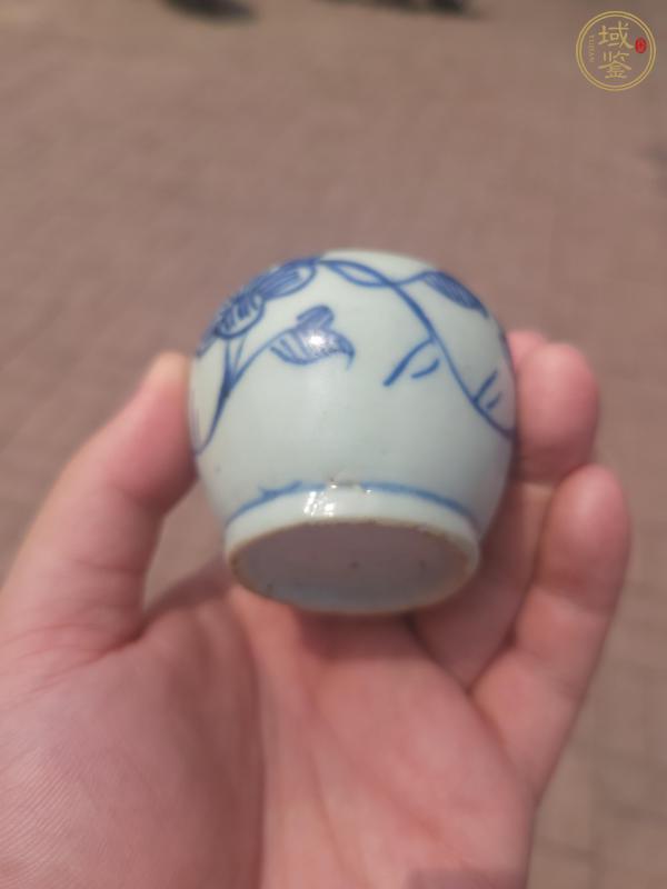 古玩陶瓷花卉紋青花罐真品鑒賞圖
