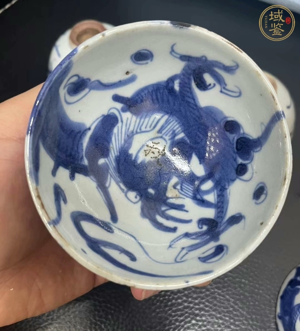 古玩陶瓷青花過墻龍紋茶圓真品鑒賞圖