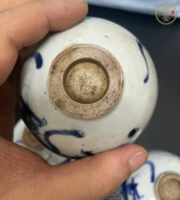 古玩陶瓷青花過(guò)墻龍紋茶圓真品鑒賞圖