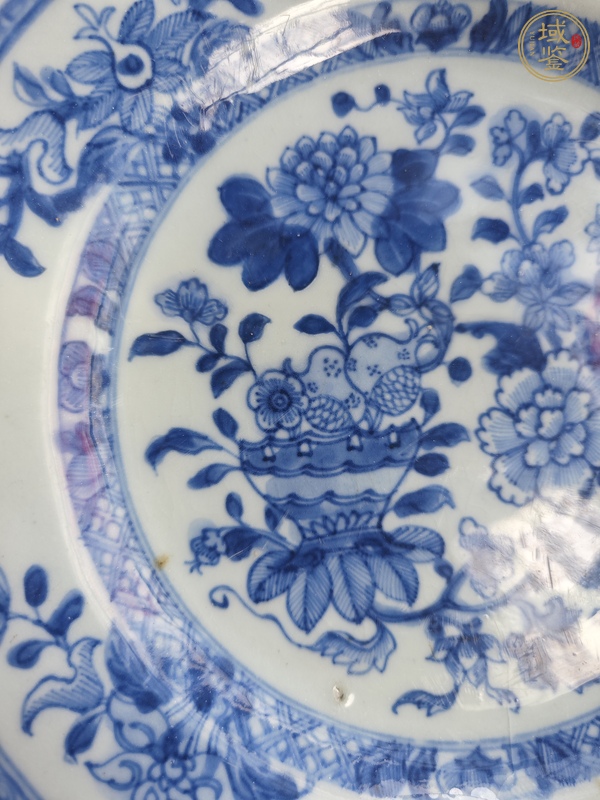 古玩陶瓷花卉紋青花盤真品鑒賞圖