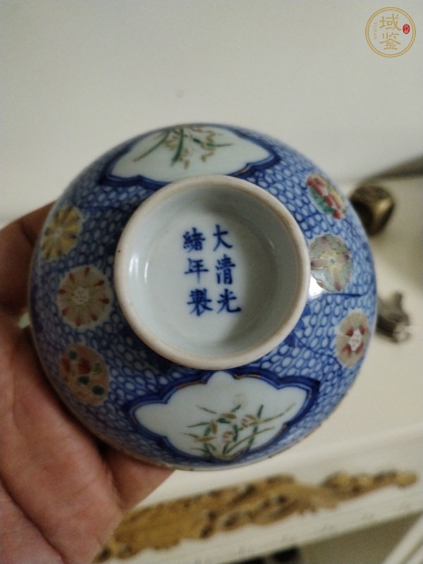 古玩陶瓷青花加彩花卉紋蓋碗，模糊，偏老真品鑒賞圖