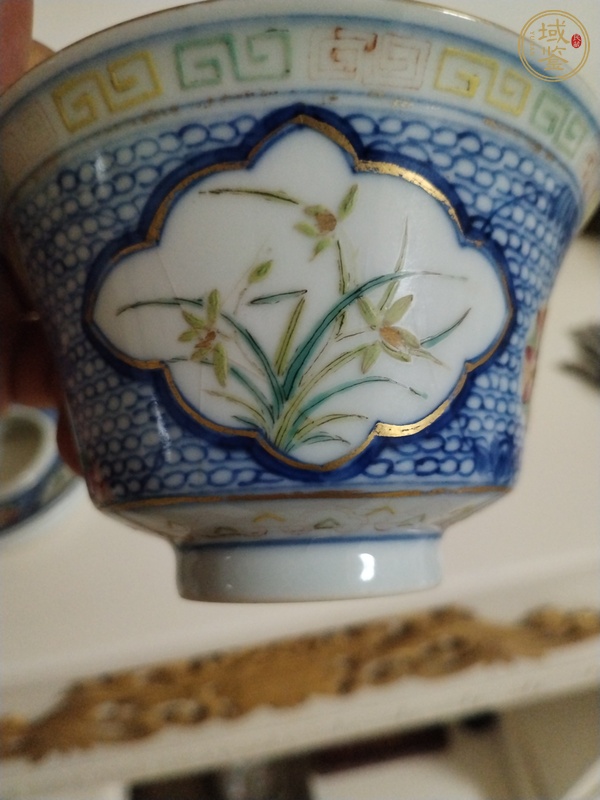 古玩陶瓷青花加彩花卉紋蓋碗，模糊，偏老真品鑒賞圖