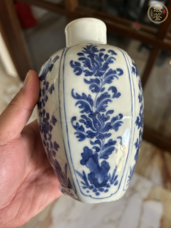 古玩陶瓷青花花卉紋罐真品鑒賞圖