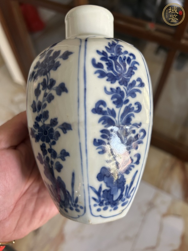 古玩陶瓷青花花卉紋罐真品鑒賞圖