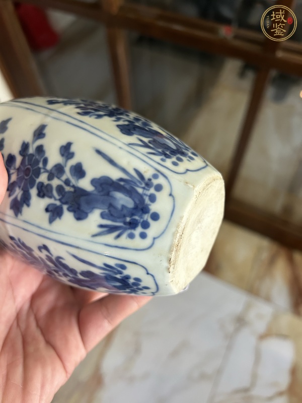 古玩陶瓷青花花卉紋罐真品鑒賞圖