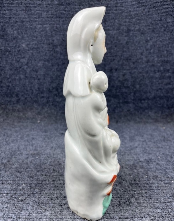 古玩陶瓷粉彩送子觀音拍賣(mài),當(dāng)前價(jià)格1999元