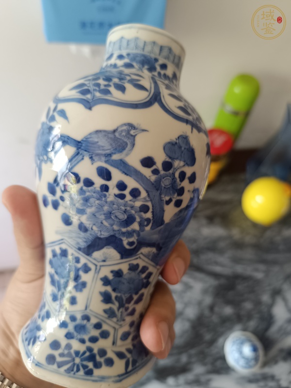 古玩陶瓷花鳥紋青花蓋瓶真品鑒賞圖