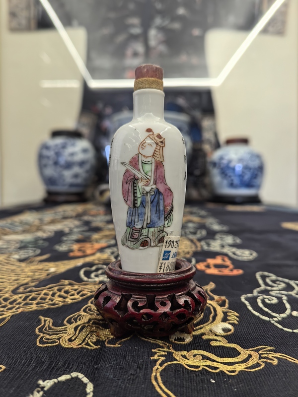 古玩陶瓷咸豐粉彩無雙譜人物鼻煙壺(文物商店庫出)拍賣,當前價格18888元