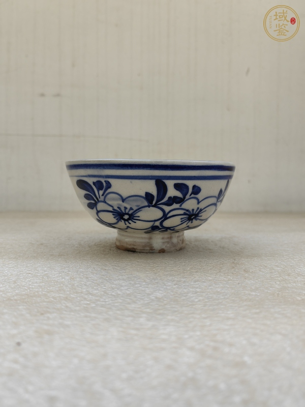 古玩陶瓷青花花卉紋茶碗真品鑒賞圖