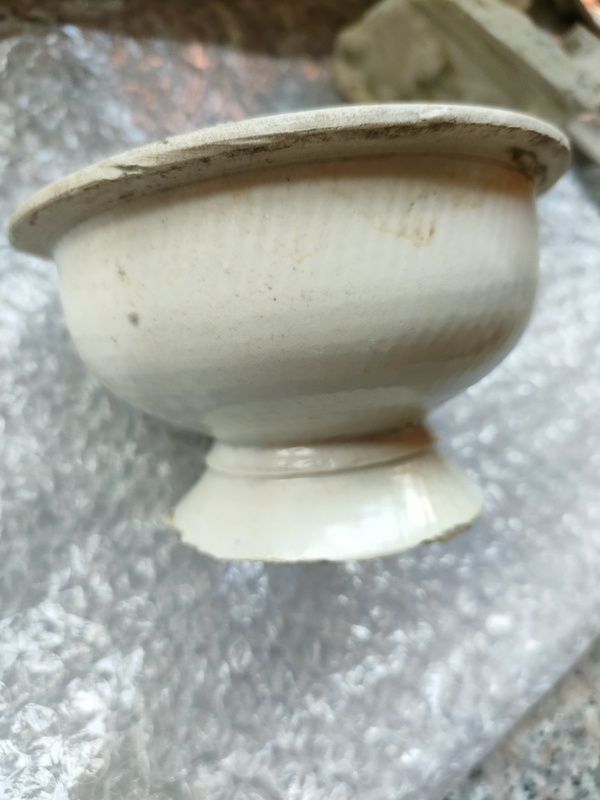 古玩陶瓷宋元磁州窯系白釉行爐拍賣,當前價格1500元