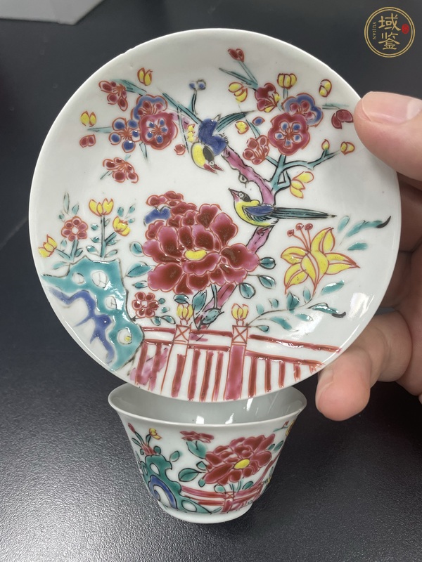 古玩陶瓷粉彩花鳥紋杯碟真品鑒賞圖