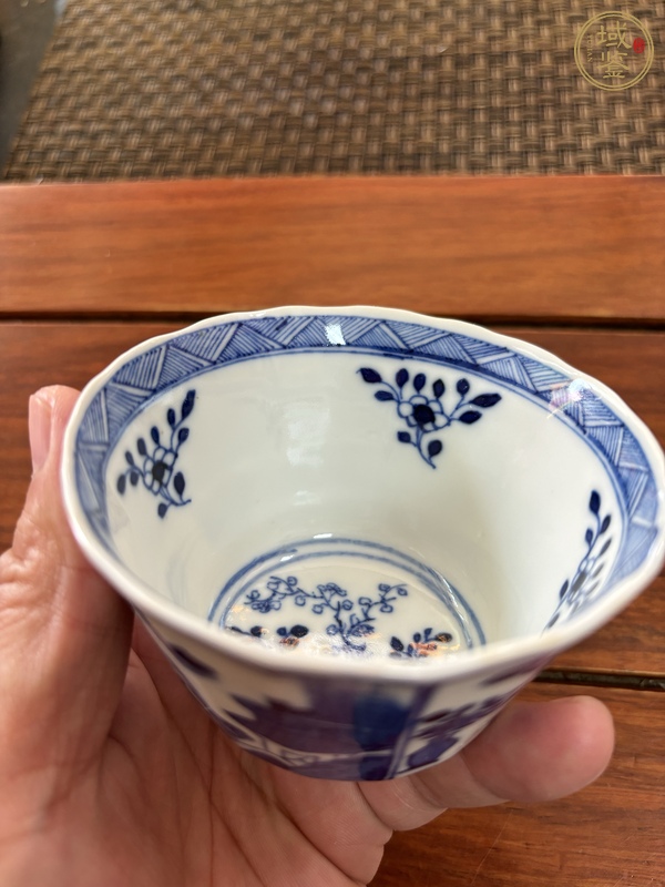 古玩陶瓷青花山水人物紋花口杯真品鑒賞圖