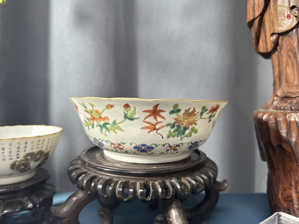 古玩咸豐粉彩碗真品鑒賞圖