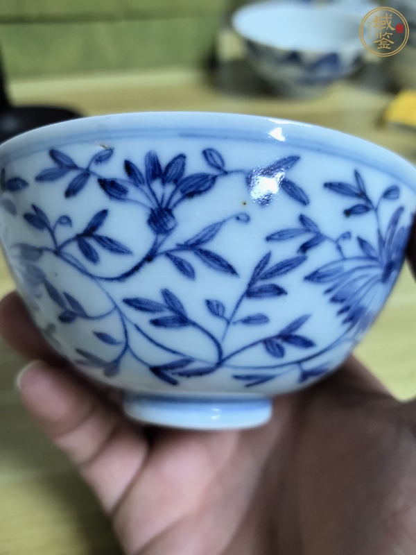 古玩陶瓷青花纏枝花卉真品鑒賞圖