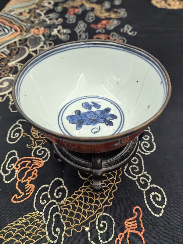 古玩陶瓷明(嘉萬)礬紅青花花卉紋茶碗拍賣,當前價格9888元