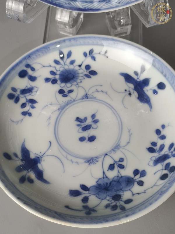 古玩陶瓷花卉紋青花盤真品鑒賞圖