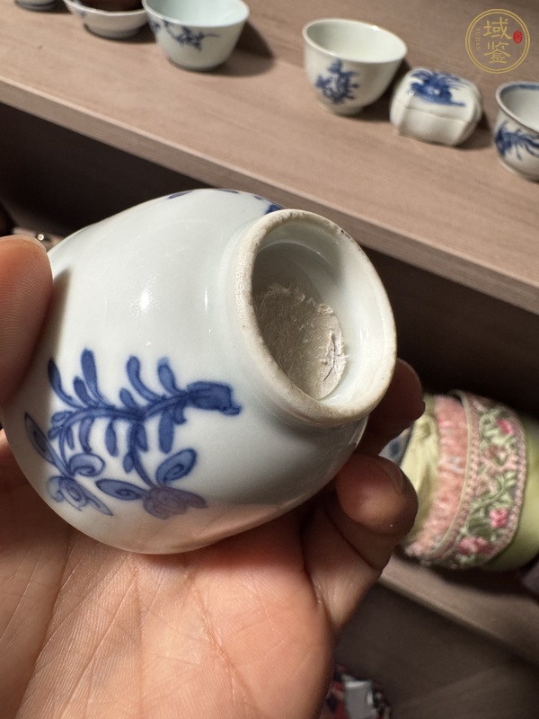 古玩陶瓷花卉紋杯真品鑒賞圖