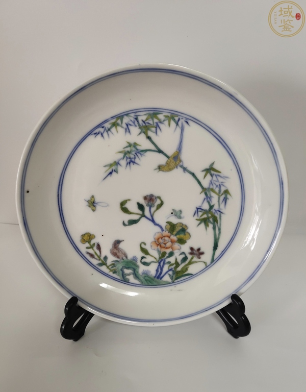 古玩轉(zhuǎn)賣清乾隆-斗彩洞石花蝶鳥竹紋盤拍賣,當(dāng)前價(jià)格1888元